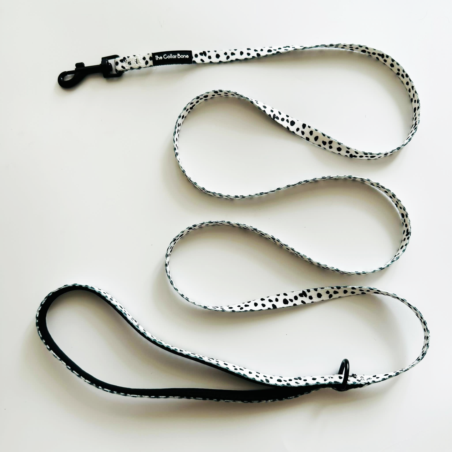 Teeny back-to-basic Leash in Dalmatian