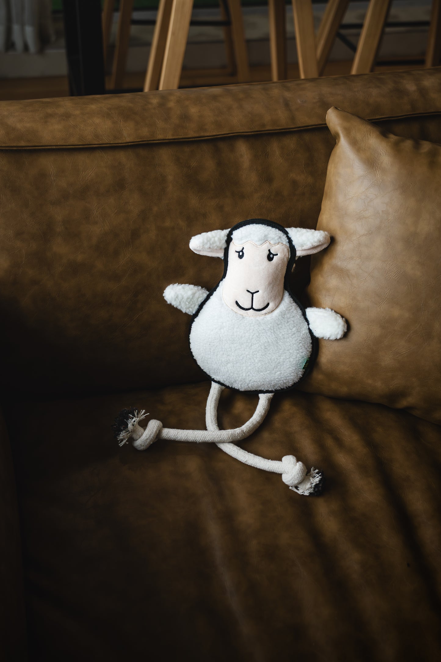 V-Pet Rough & Tough Welcome to the Farm Collection - Sheep